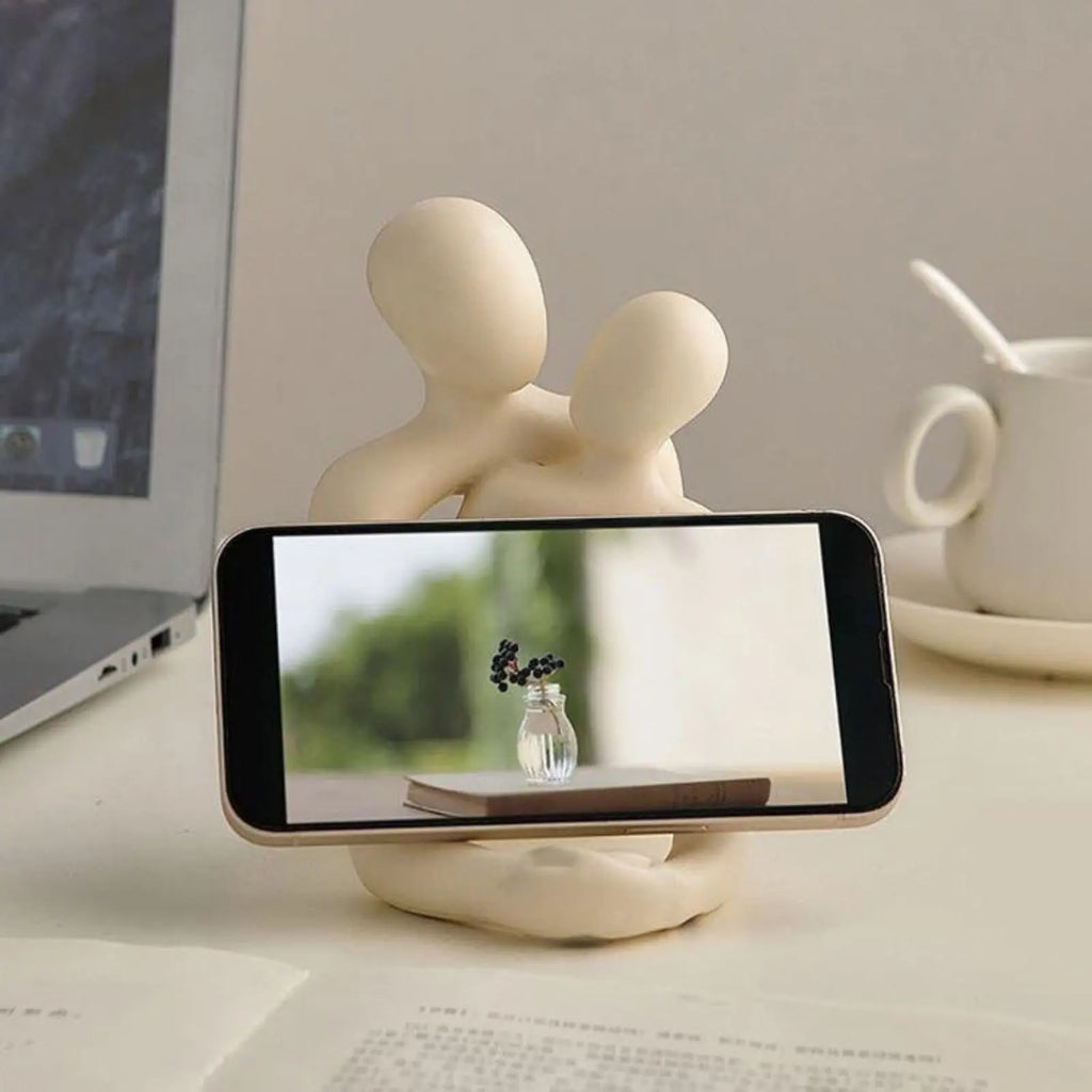 Modern Minimalist Loving Couple Statue